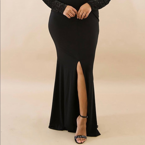 Clothing - Picture 4 of 6